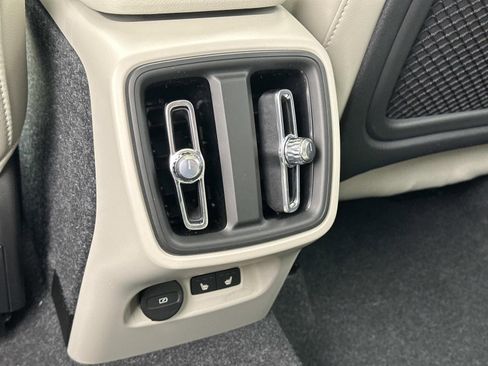 New 2026 Volvo XC40 B4 Plus w/ Climate Package FWD image 10