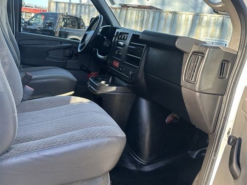 Used 2013 GMC Savana 2500 w/ Cold Climate Package image 25