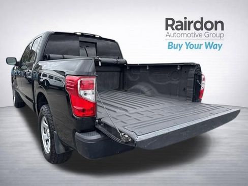 Used 2019 Nissan Titan S image 16