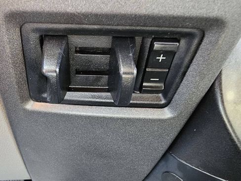 Used 2018 Ford F250 XL w/ Power Equipment Group AWD/4WD image 9