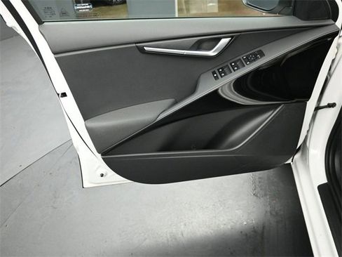 Used 2024 Kia Niro EX image 20