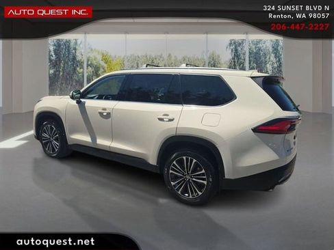 Used 2024 Toyota Grand Highlander AWD Hybrid image 7