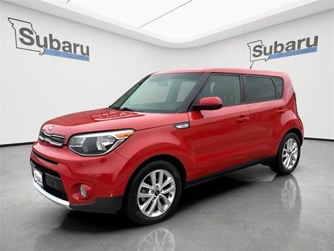Used 2017 Kia Soul + image 3