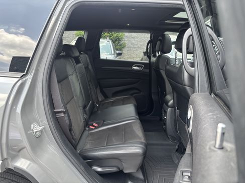 Used 2020 Jeep Grand Cherokee Altitude AWD/4WD image 17