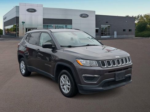 Used 2018 Jeep Compass Sport w/ Tech Group image 2