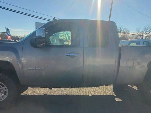 Used 2007 Chevrolet Silverado 2500 LT w/ 1LT Convenience Package image 2