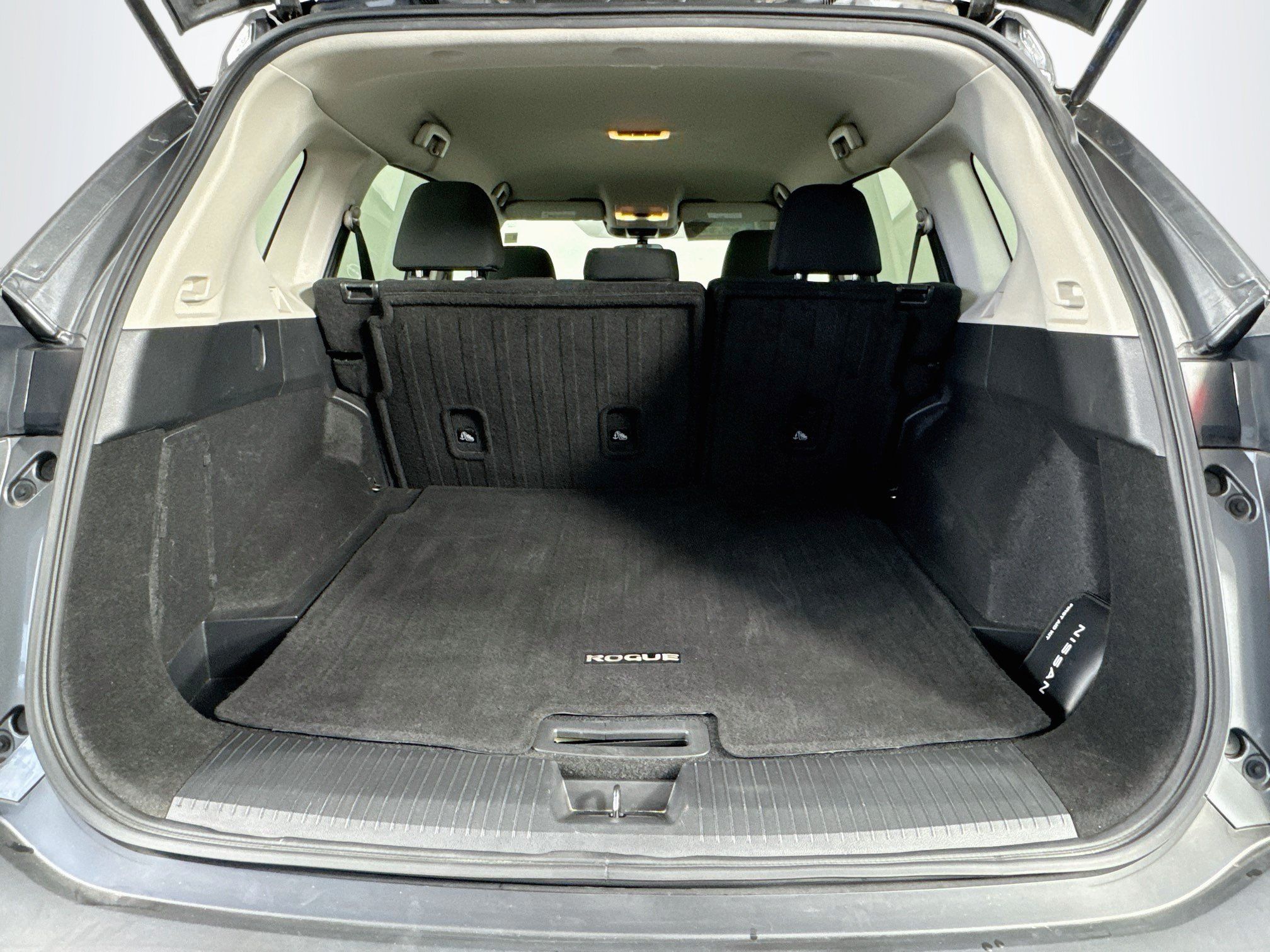 Used 2023 Nissan Rogue S AWD/4WD image 25