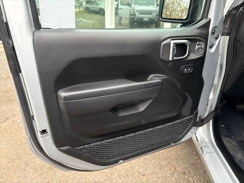 Used 2022 Jeep Wrangler Sport S image 10