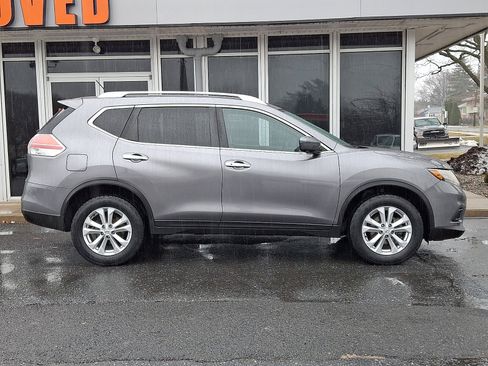 Used 2016 Nissan Rogue SV w/ SV Premium Package image 7