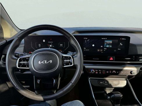 Used 2025 Kia Carnival SX w/ SX Dark Edition Package image 29