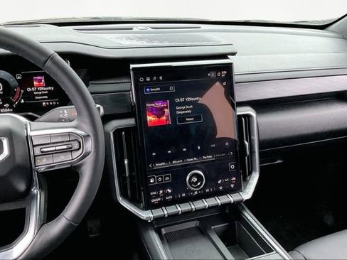 Used 2024 GMC Acadia Elevation w/ Luxury Package image 9