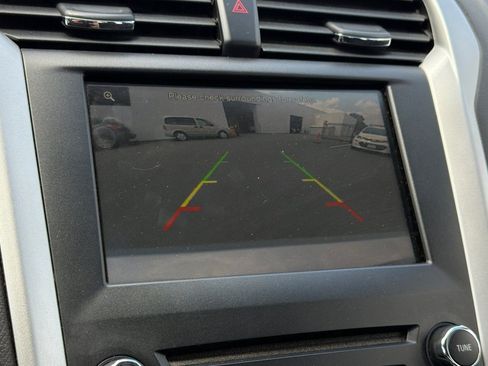 Used 2016 Ford Fusion SE FWD image 20
