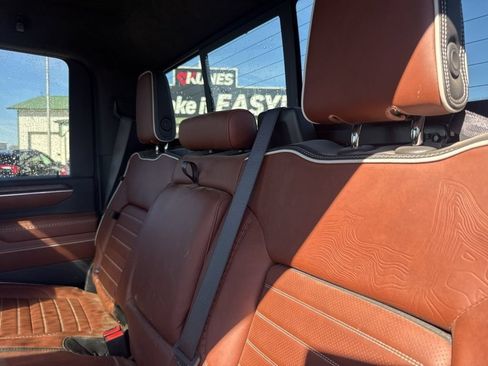 Used 2025 GMC Sierra 3500 Denali Ultimate AWD/4WD image 49