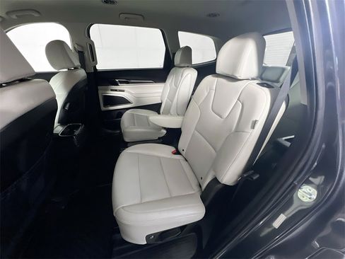 Certified 2024 Kia Telluride S image 24