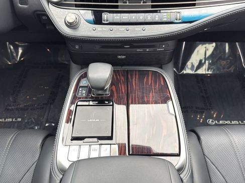 Used 2018 Lexus LS 500 AWD w/ Luxury Package image 17