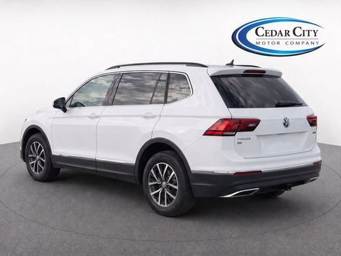 Used 2020 Volkswagen Tiguan SE w/ Panoramic Sunroof Package AWD/4WD image 3
