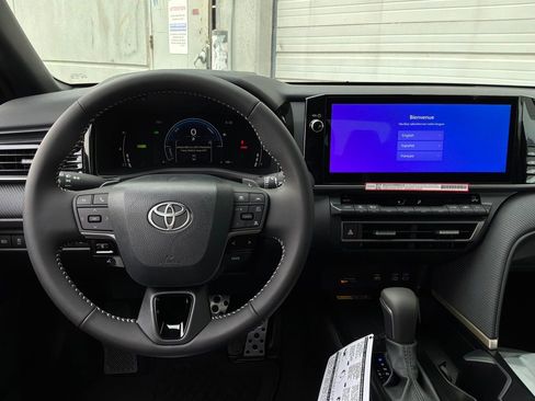 New 2026 Toyota Camry Hybrid FWD image 13