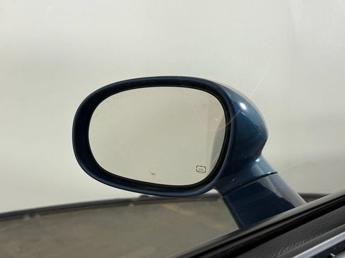 Used 2022 Dodge Challenger R/T RWD image 39