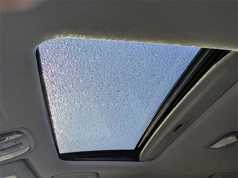 Used 2022 Kia Niro EX Premium image 20