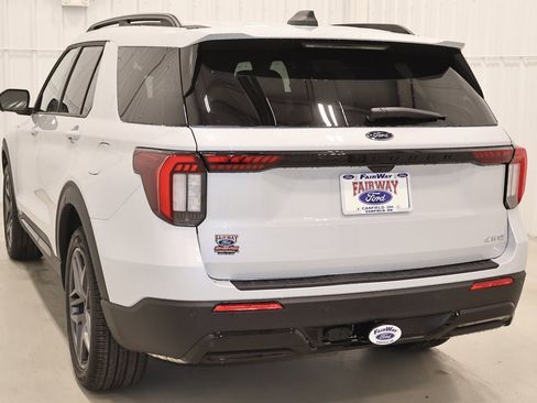 New 2026 Ford Explorer ST-Line w/ ST-Line Street Pack image 6