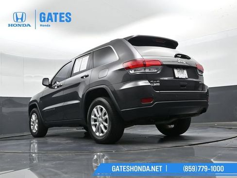 Used 2021 Jeep Grand Cherokee Laredo AWD/4WD image 38