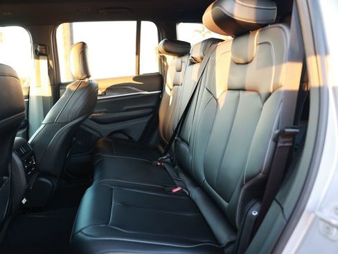 New 2025 Jeep Grand Cherokee Limited image 27