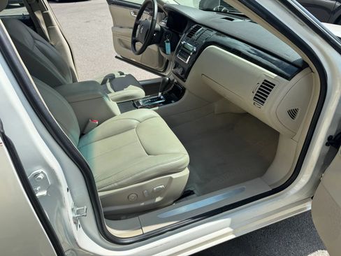 Used 2008 Cadillac DTS FWD image 23