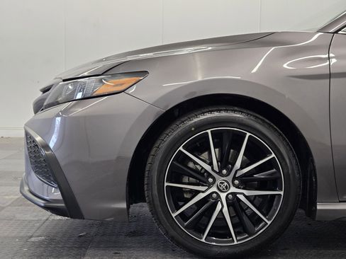 Used 2021 Toyota Camry SE FWD image 9