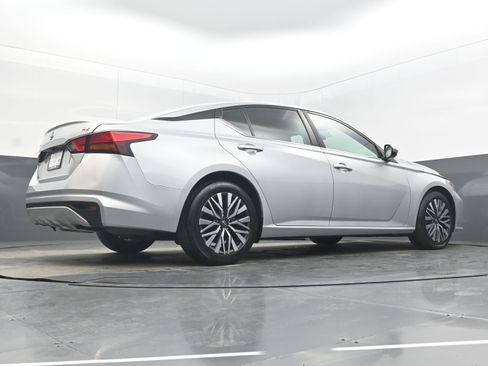 Used 2023 Nissan Altima 2.5 SV image 29