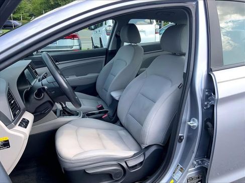 Used 2017 Hyundai Elantra SE w/ SE A/T Tech Package 03 FWD image 5