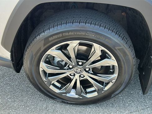 Used 2023 Toyota RAV4 XLE Premium AWD/4WD image 9