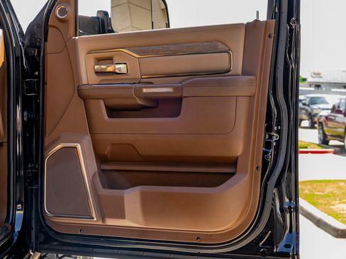 Used 2022 RAM 2500 Limited image 39