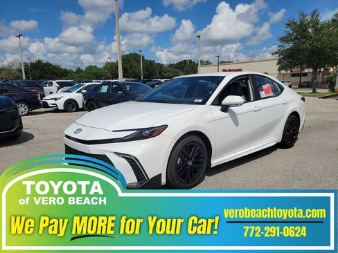 New 2026 Toyota Camry SE FWD image 1