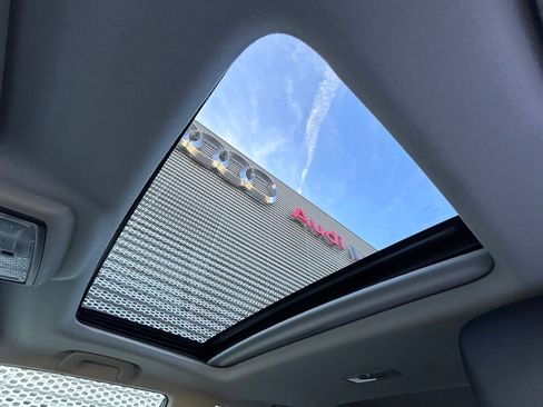 Used 2022 Toyota 4Runner SR5 Premium image 33