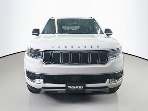 Used 2024 Jeep Wagoneer Series II image 3