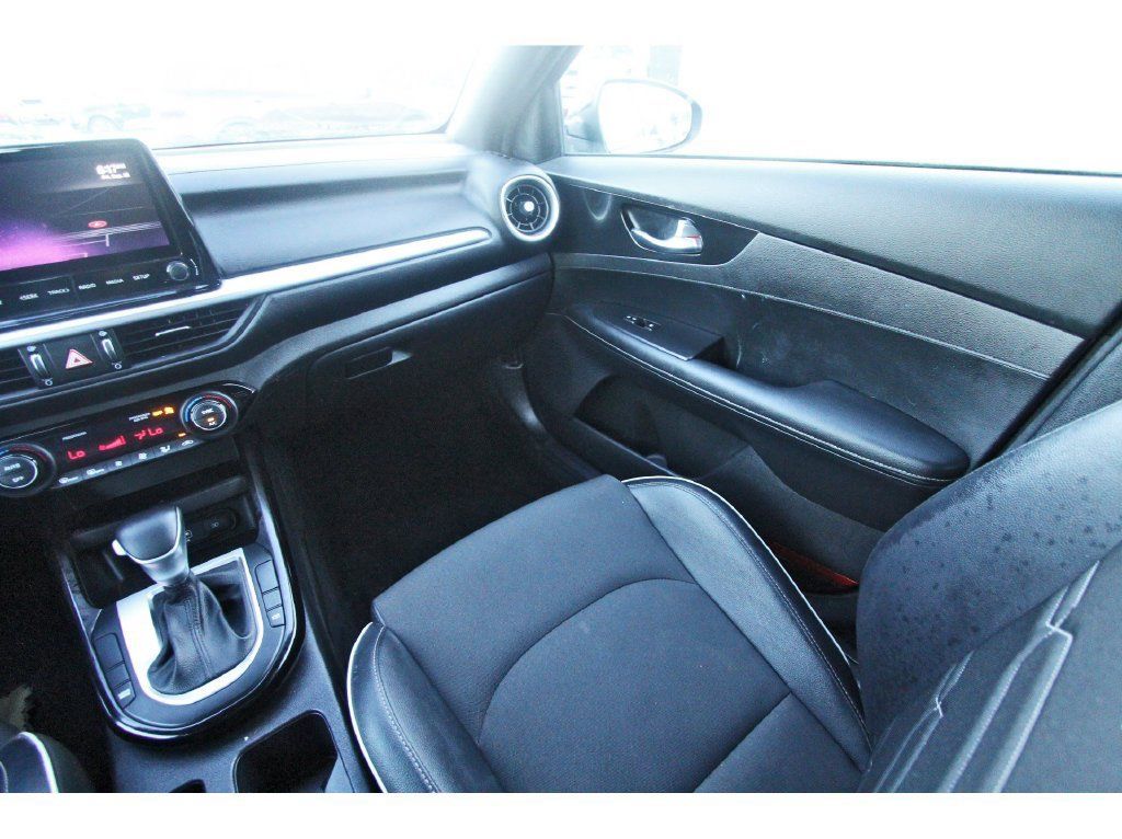 Used 2022 Kia Forte GT-Line w/ GT-Line Technology Package FWD image 11