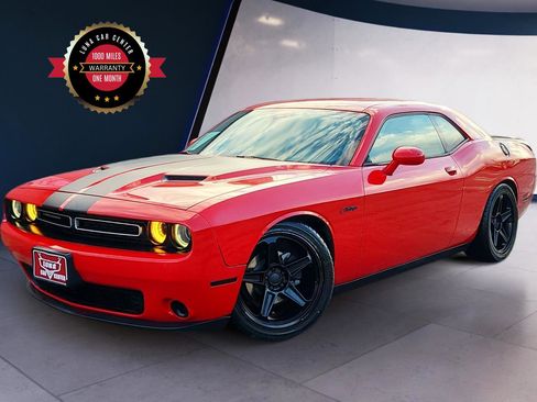 Used 2015 Dodge Challenger SXT w/ Driver Convenience Group RWD image 1