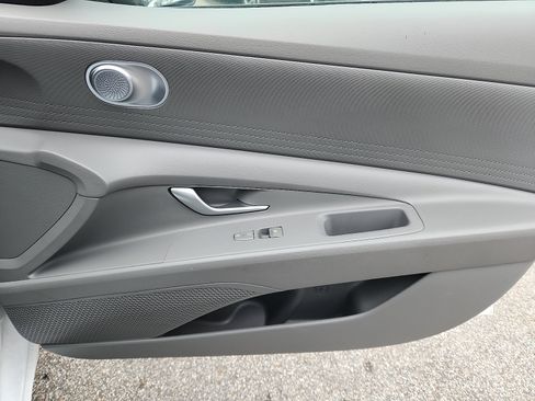 Certified 2024 Hyundai Elantra SEL FWD image 34
