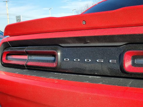 Used 2018 Dodge Challenger R/T image 7