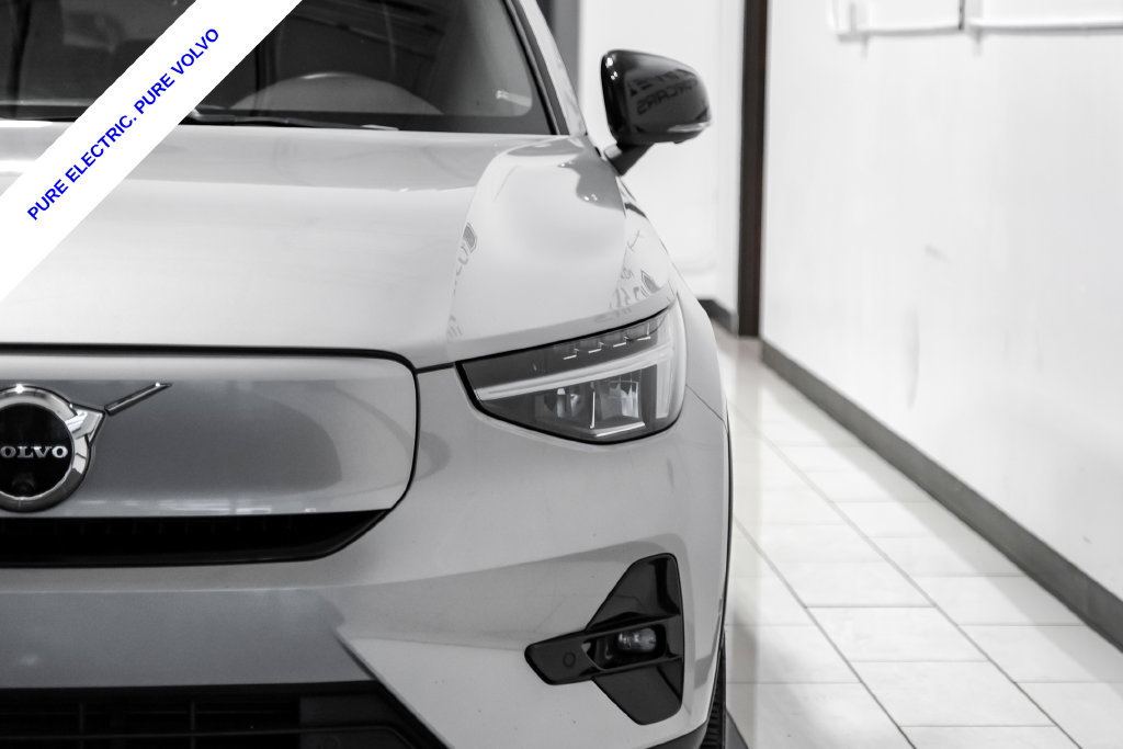 Used 2023 Volvo XC40 Recharge Plus AWD/4WD image 44