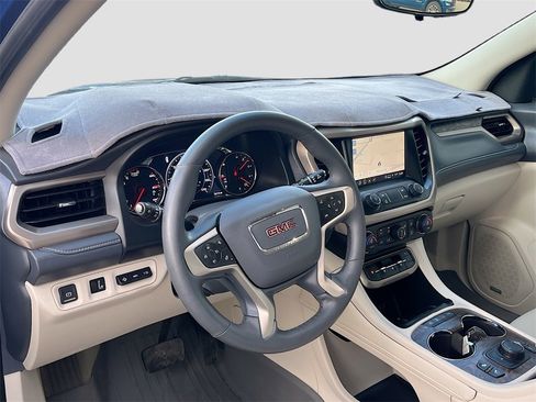 Used 2023 GMC Acadia Denali w/ Denali Ultimate Package image 9