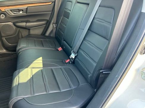 Used 2018 Honda CR-V Touring image 10