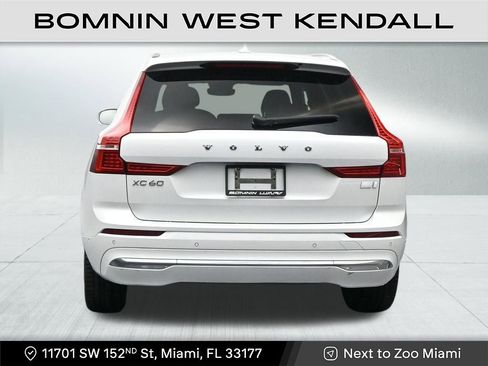Used 2023 Volvo XC60 T8 Plus image 4