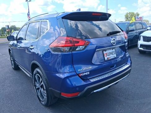 Used 2019 Nissan Rogue SV w/ Premium Package AWD/4WD image 9