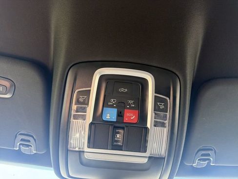 Used 2025 RAM 1500 Laramie AWD/4WD image 35