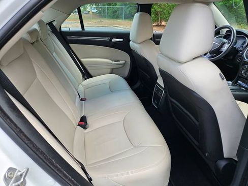 Used 2019 Chrysler 300 Touring L w/ Quick Order Package 22F RWD image 18
