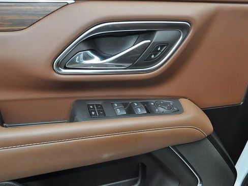 Used 2023 Chevrolet Tahoe High Country image 12