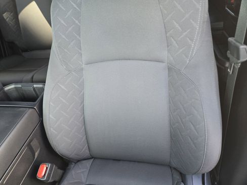 Used 2025 Toyota Tacoma SR image 17