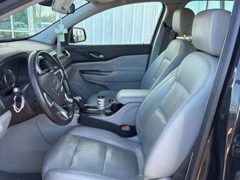 Used 2019 GMC Acadia SLT image 9