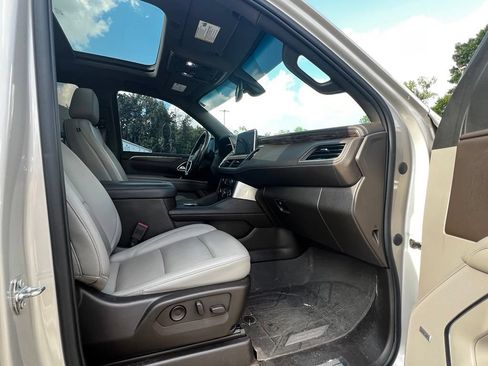 Used 2022 Chevrolet Tahoe LT w/ Luxury Package AWD/4WD image 14